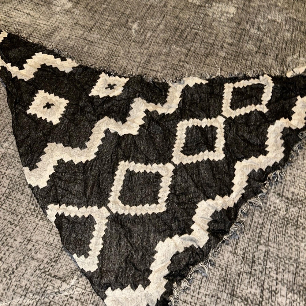 Chic Black and White Geometric Scarf